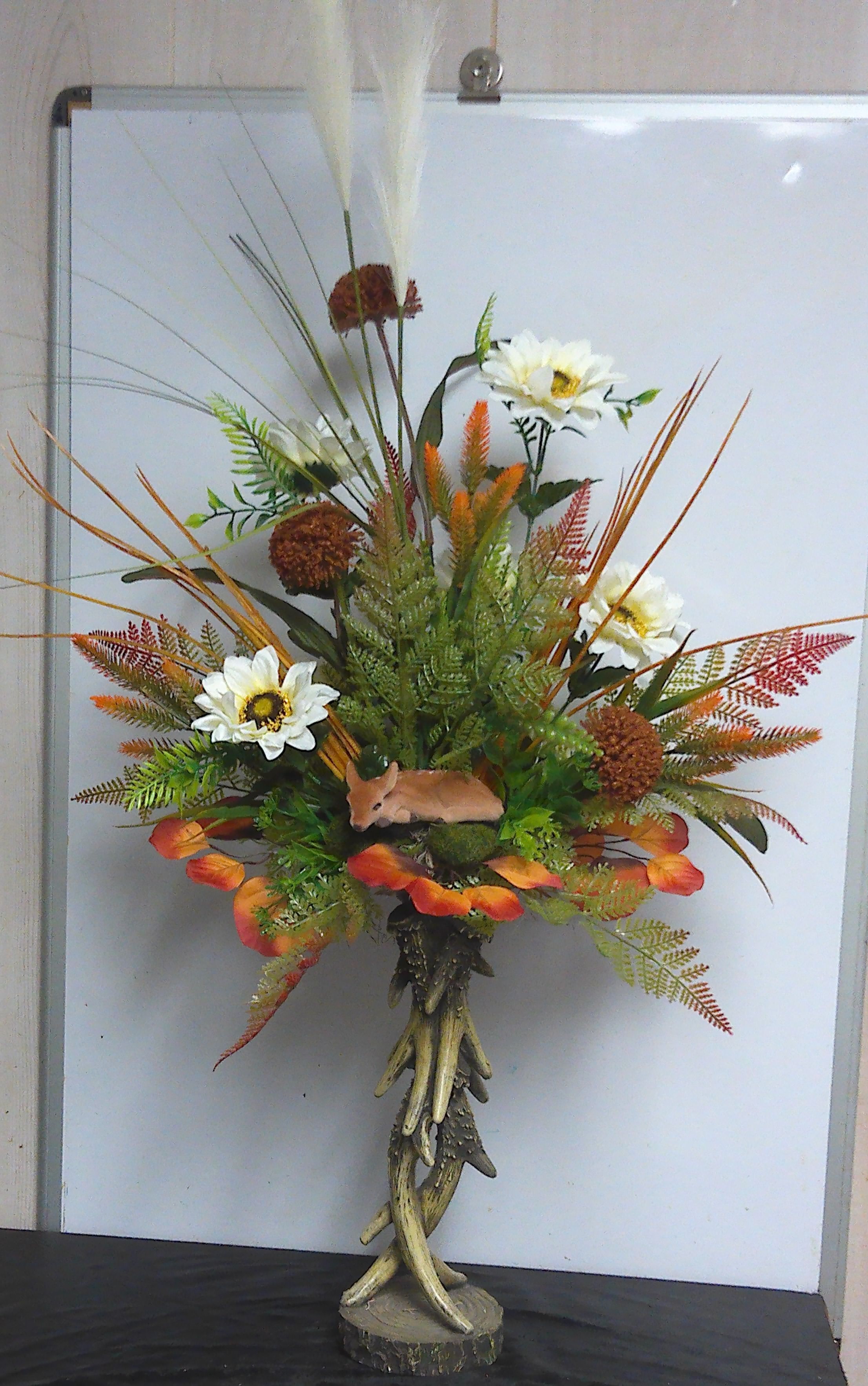 (17) "Silk" Deer Arrangement
W/ Baby Fawn
$75.00