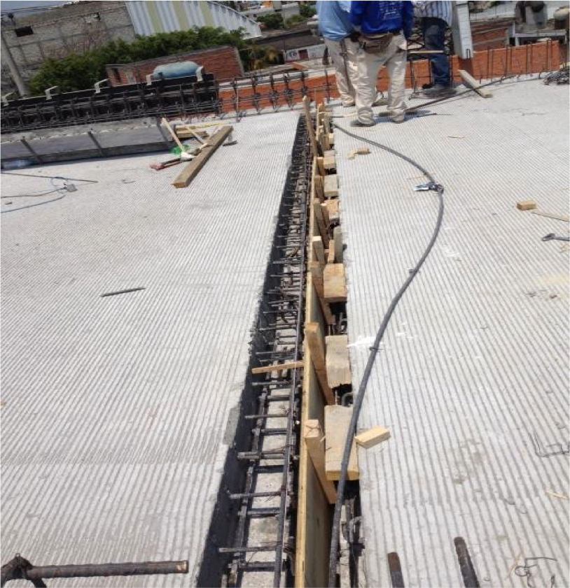 Colocación de juntas prefabricadas en puente vehicular