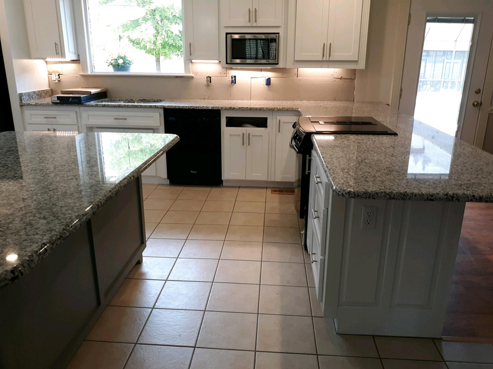 https://0201.nccdn.net/1_2/000/000/0b2/f3d/Moore-kitchen-1000x750.jpg
