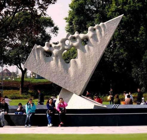 Towards Infinity - Kinetic clock - Grey granite, 600x490x450 cm.- Shanghai Sculpture Park - China