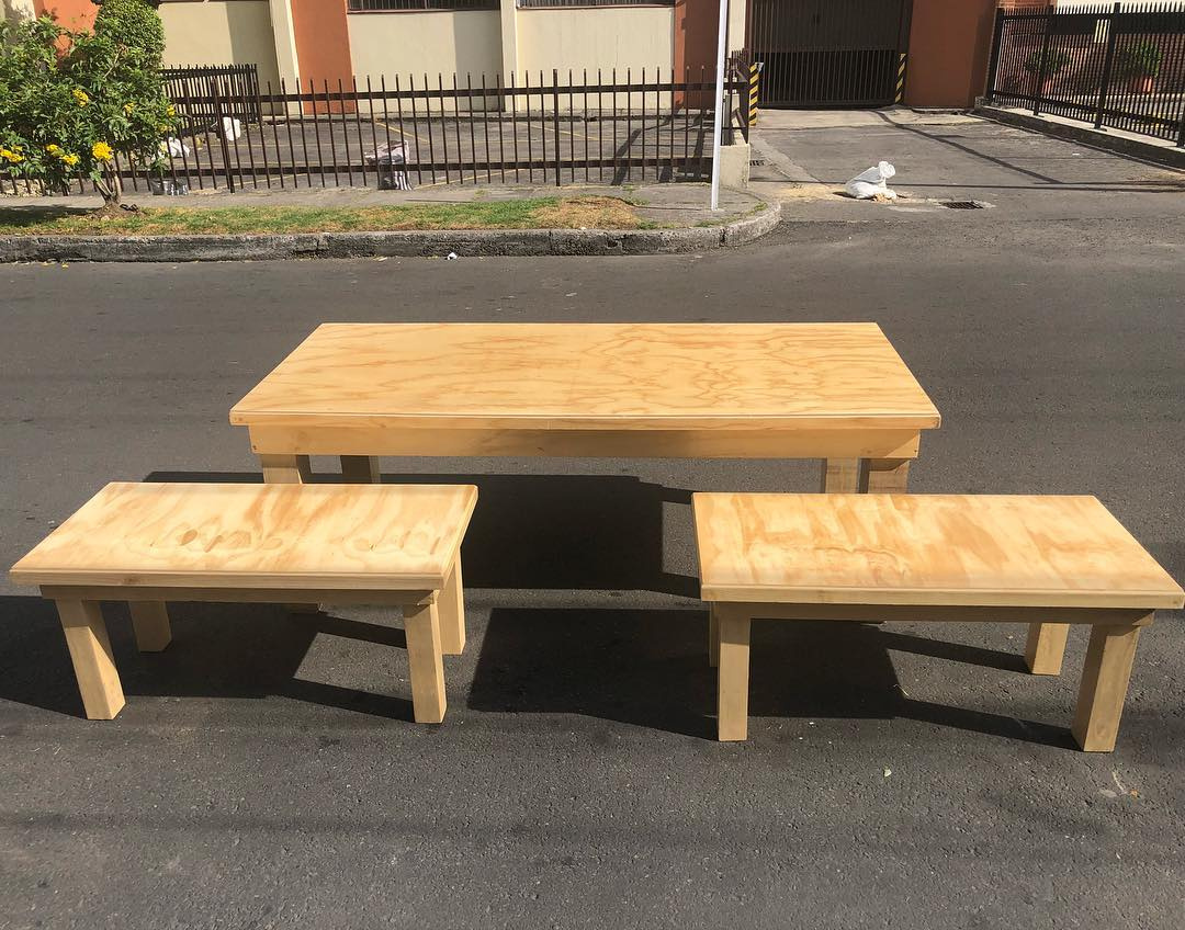 Mesa rectangular Color Natural
medidas 2.20 x 1m
$ 90.000
Mesa auxiliar frontal color natural
1.20m
$50.000