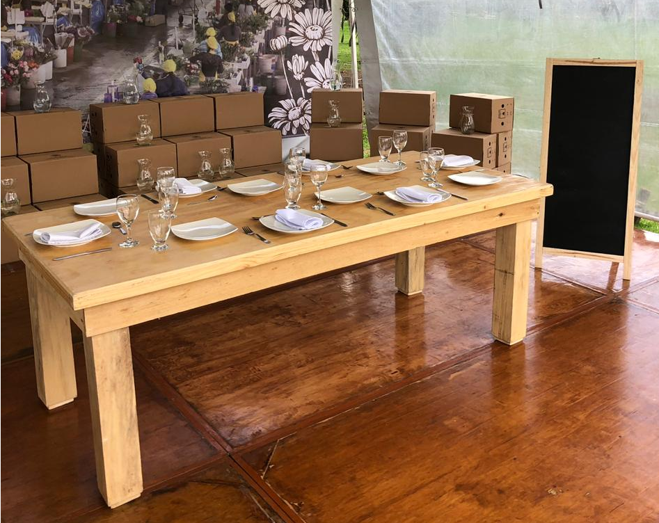 Mesa rectangular Color Natural
medidas 2.20 x 1m
$ 90.000