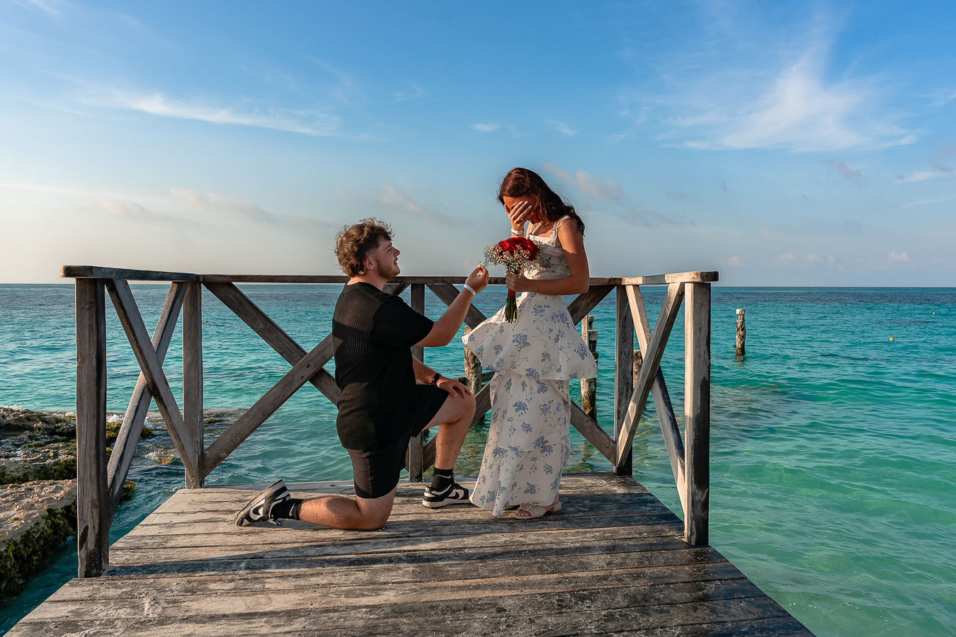 https://0201.nccdn.net/1_2/000/000/0b3/9bd/romantic-proposal-in-cancun-sunset--riu-palace-las-americas-canc.jpg