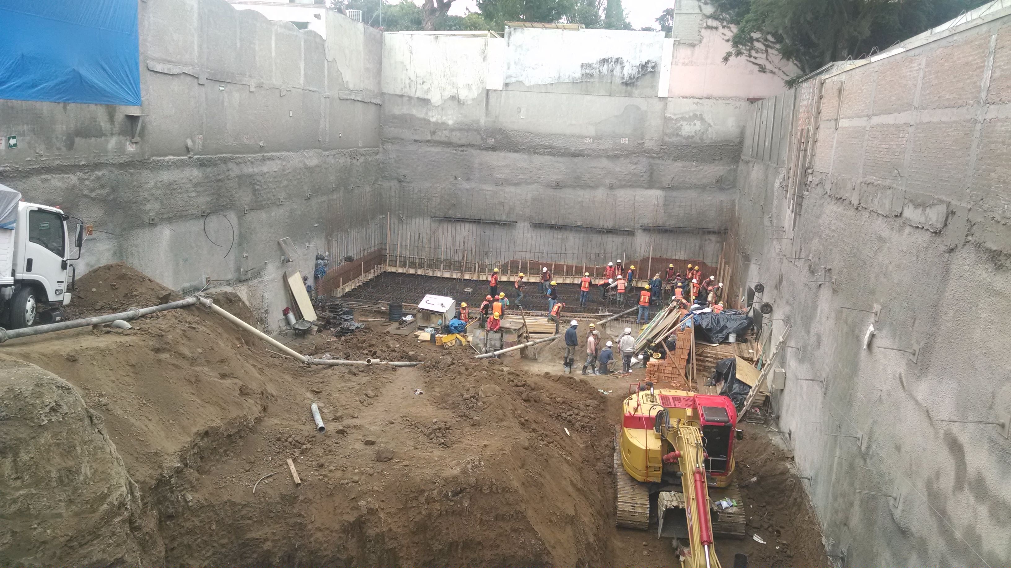 EDIFICIO EN TECAMACHALCO