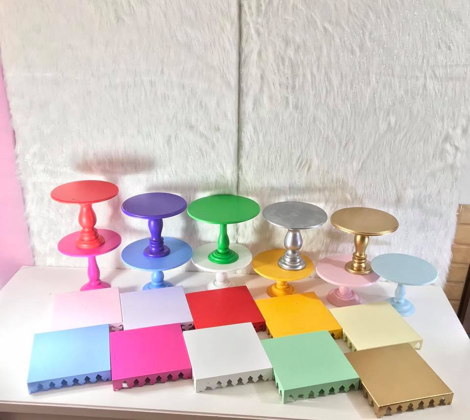 Base Redonda Para Postres
30 cm Diámetro $ 20.000 
Bases Planas Troqueladas
Medidas: 30cm X 30cm 
$20.000
