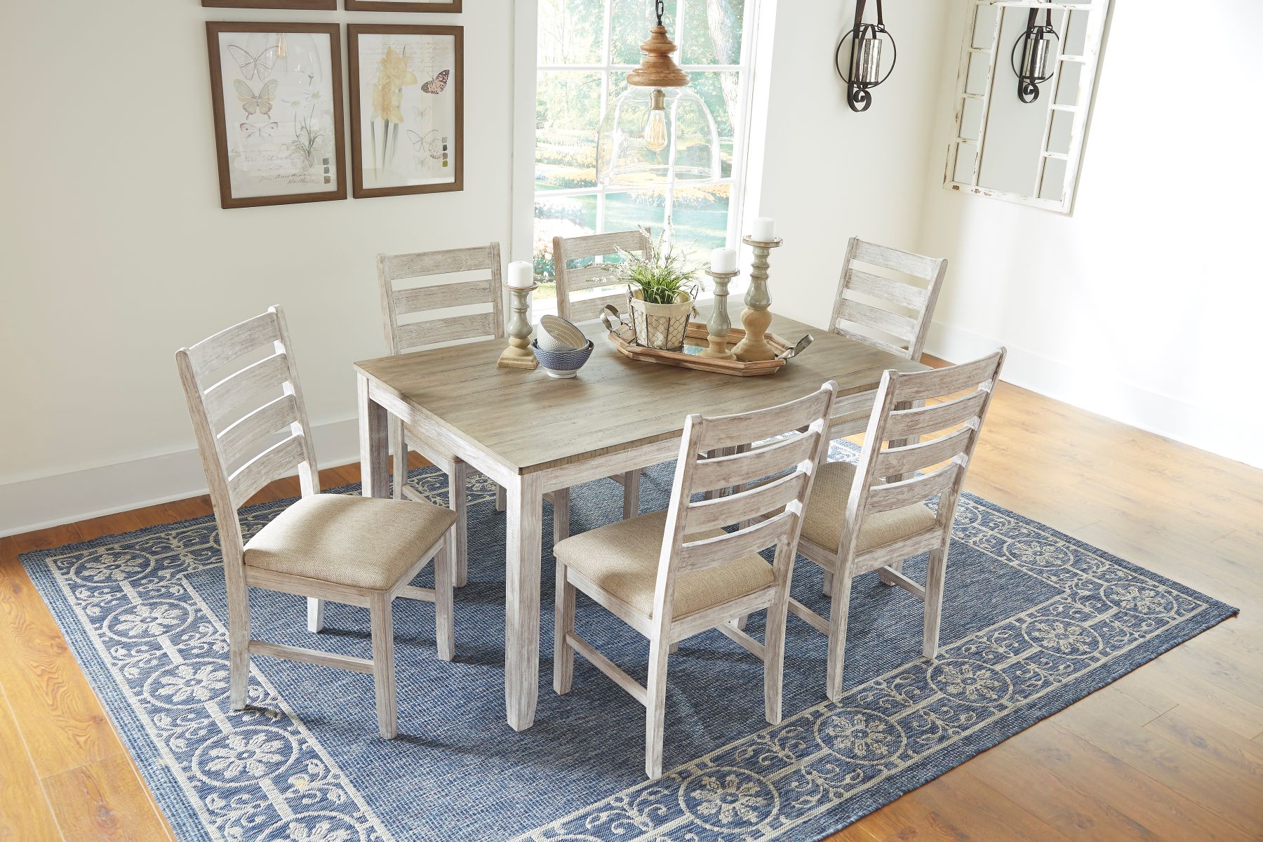 D394-425 Dining Set