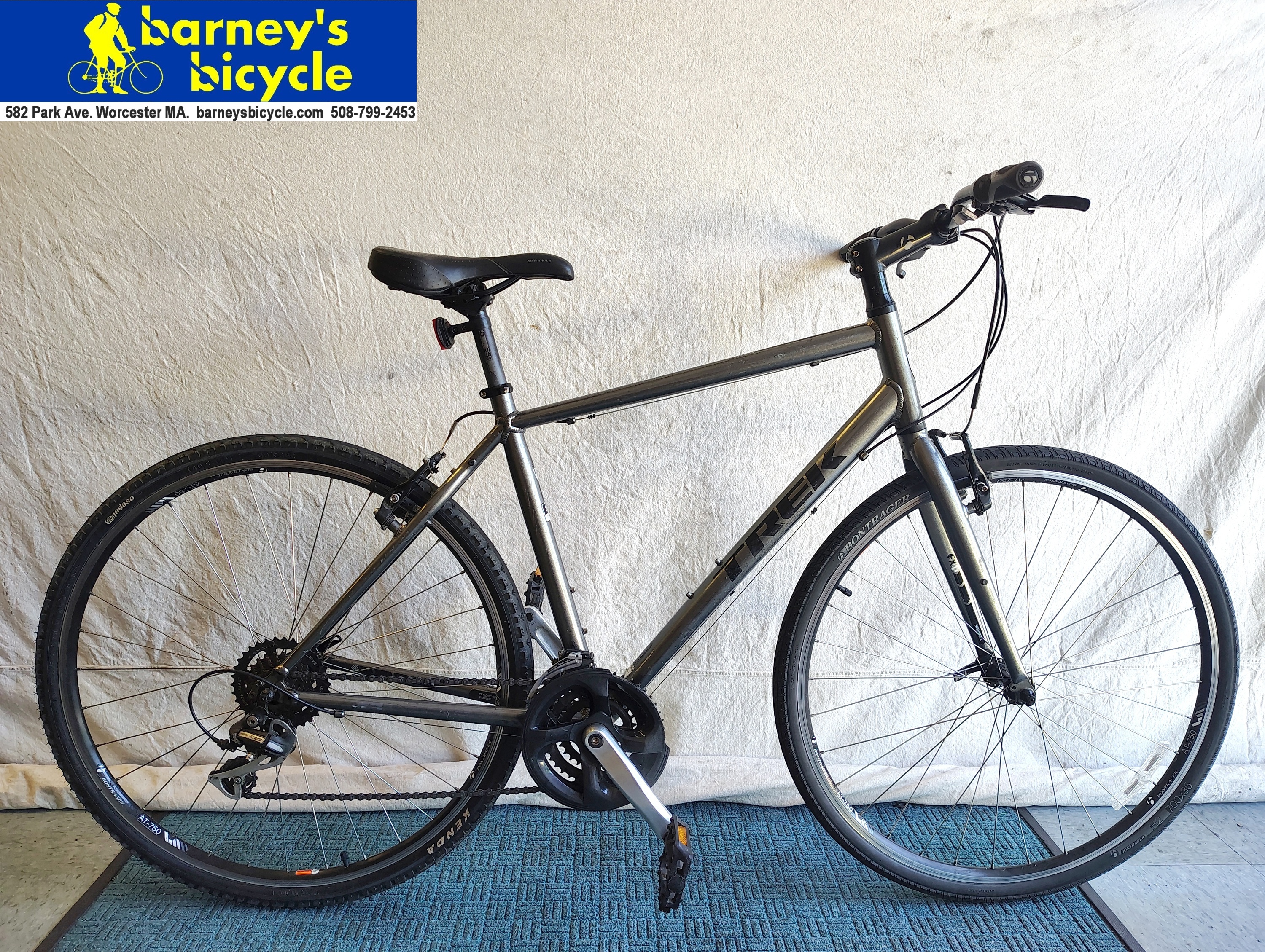 Trek 7.1 FX
Frame Size: 20" LG / Rider Height: 5'10-6'1
Price: $379.00 (Professionally Tuned)