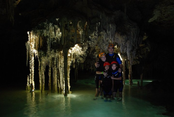TOUR GUIADO POR LAS GRUTAS