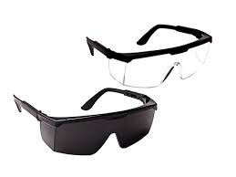 ÓCULOS MOD. "RIO DE JANEIRO" 
OPÇÃO NAS CORES INCOLOR, FUMÊ, 
VERDE OU AMARELO