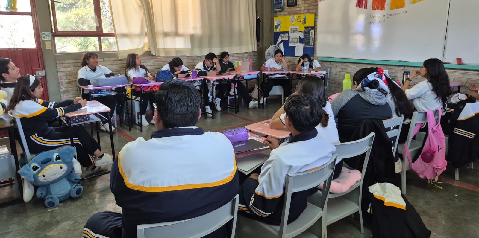 https://0201.nccdn.net/1_2/000/000/0b6/1b4/debate-igualdad_001.jpg