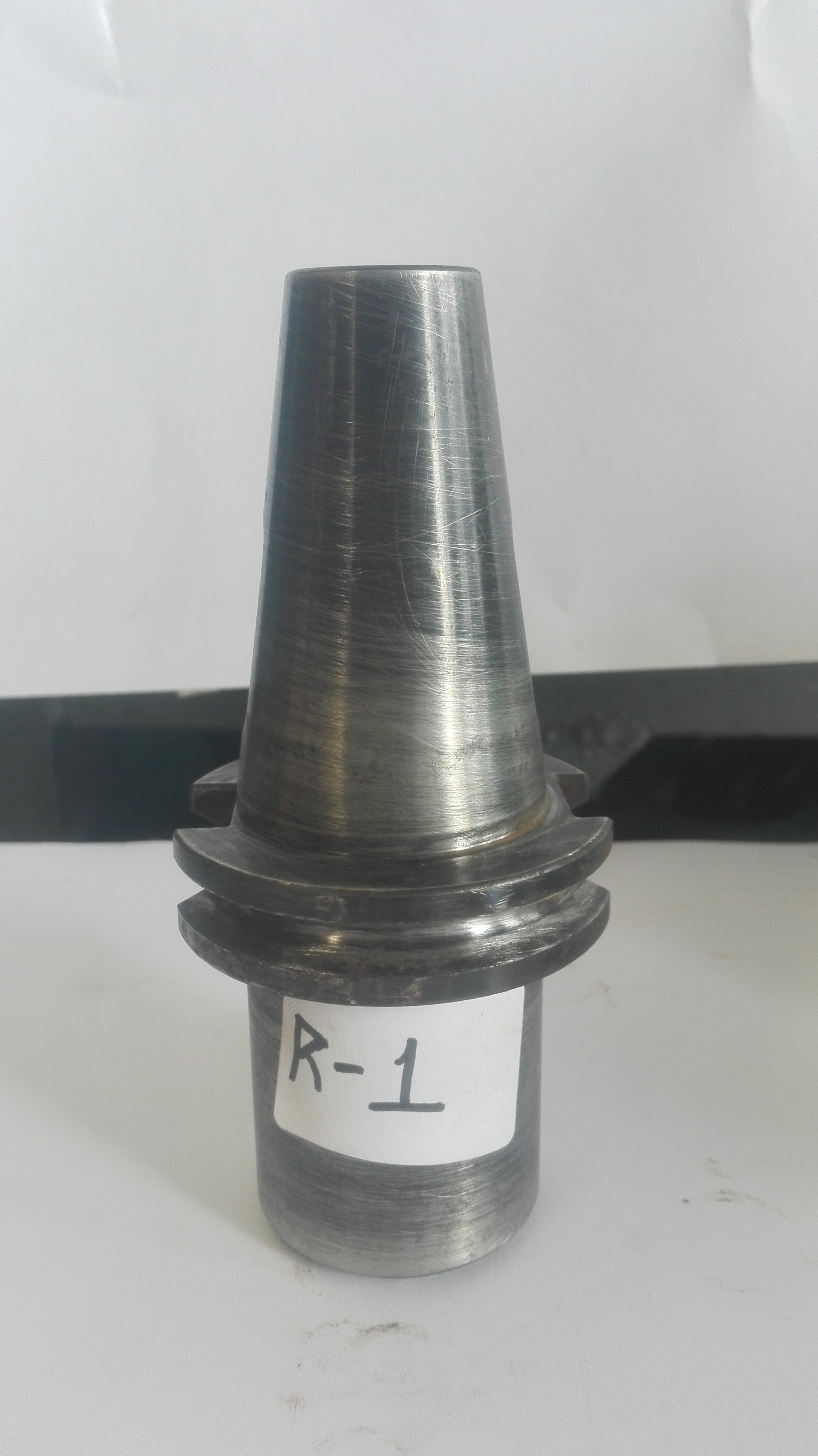 Marca: VALENITE
Modelo: ISO CAT 40
Diámetro: Ø 1''in
No. ID. R1