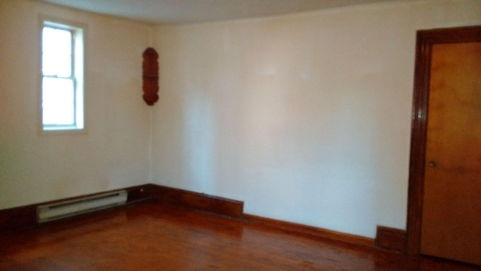 186 Saint James #3 Living Room