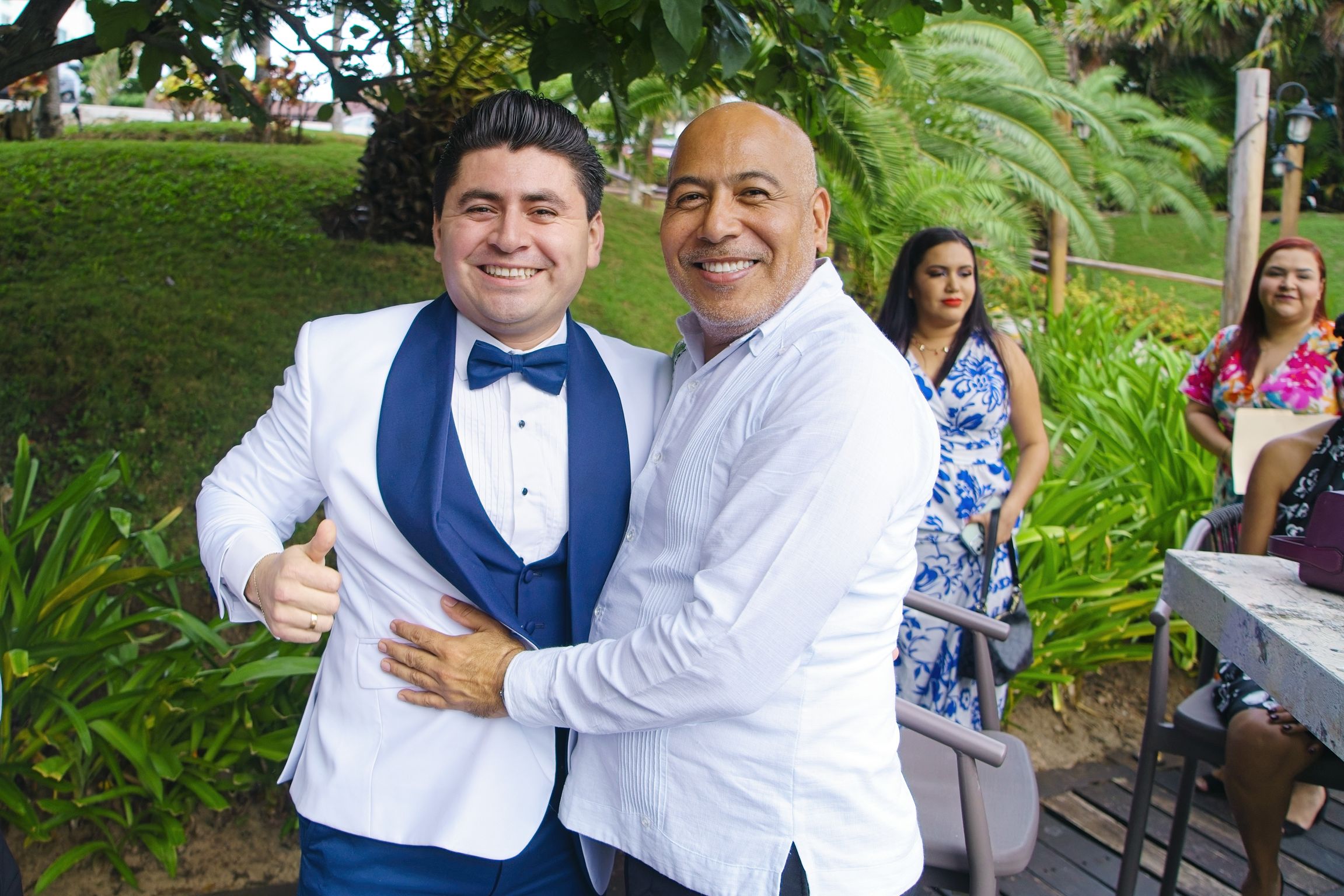 https://0201.nccdn.net/1_2/000/000/0b7/5d6/luxartifices-wedding-navios-cancun-bride-and-groom-sunset004.jpg