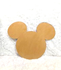 Silueta de Mickey Mouse
medidas : 63cm  de alto x 78cm de ancho
precio de alquiler $45.000