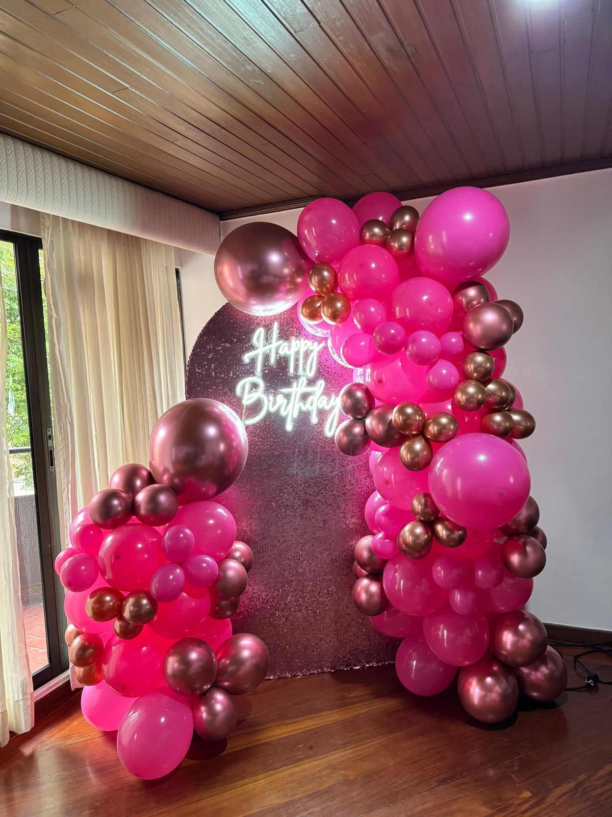 Panel Ovalada Rosado
metalizado
$80.000 en Alquiler
Precio unitario