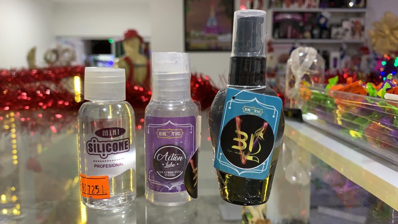 LUBRICANTES INTIMOS EN BASE DE SILICONA LIQUIDA, IDEALES CUANDO LO QUE SE DESEA ES UNA LUBRICACION DE MAYOR DURACION 
SILICONATION $ 18.000
ACTION LUB $ 20.000
GEL EXOTIC $ 25.000