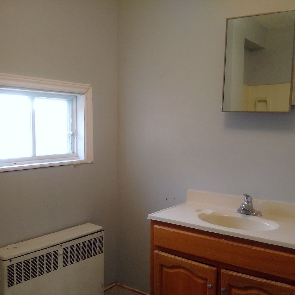 103-105 Hazen St.#4 Bathroom