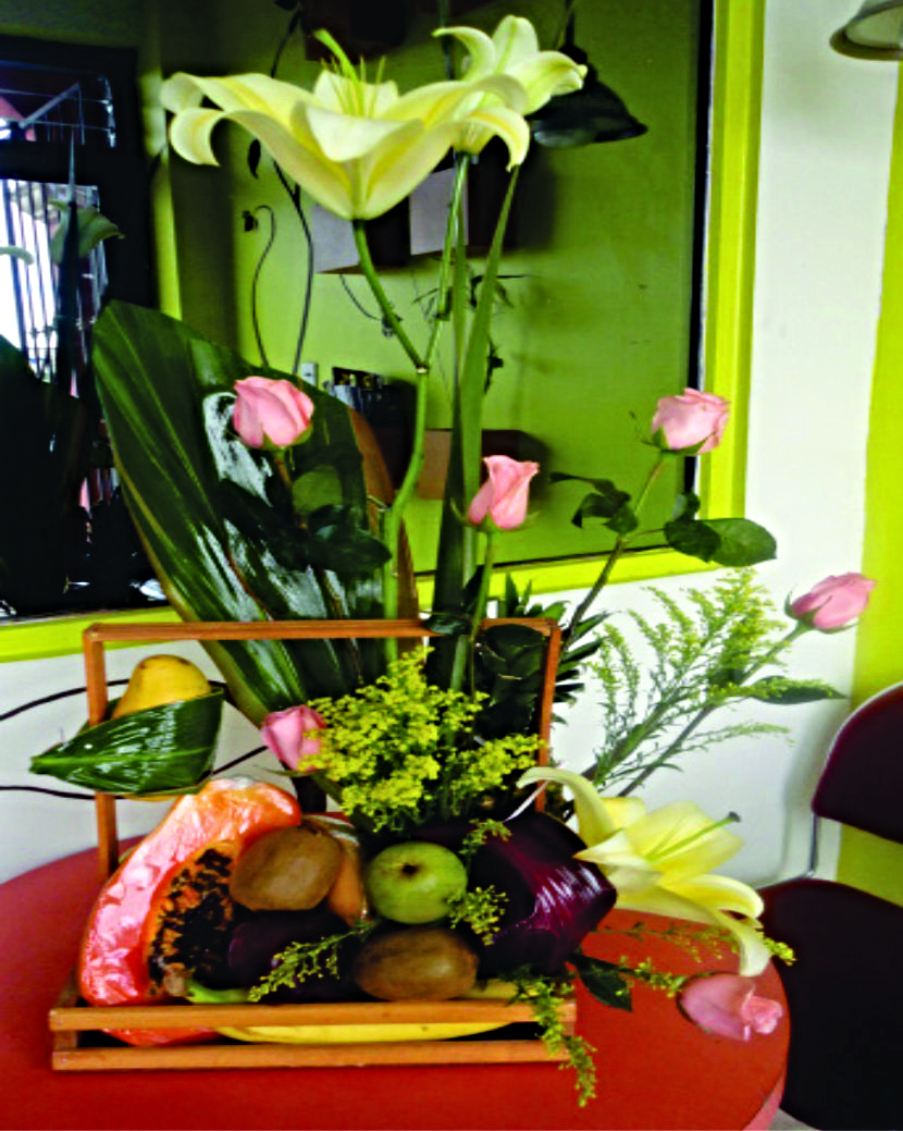 Arreglo A38 frutal para dama.
$ 750