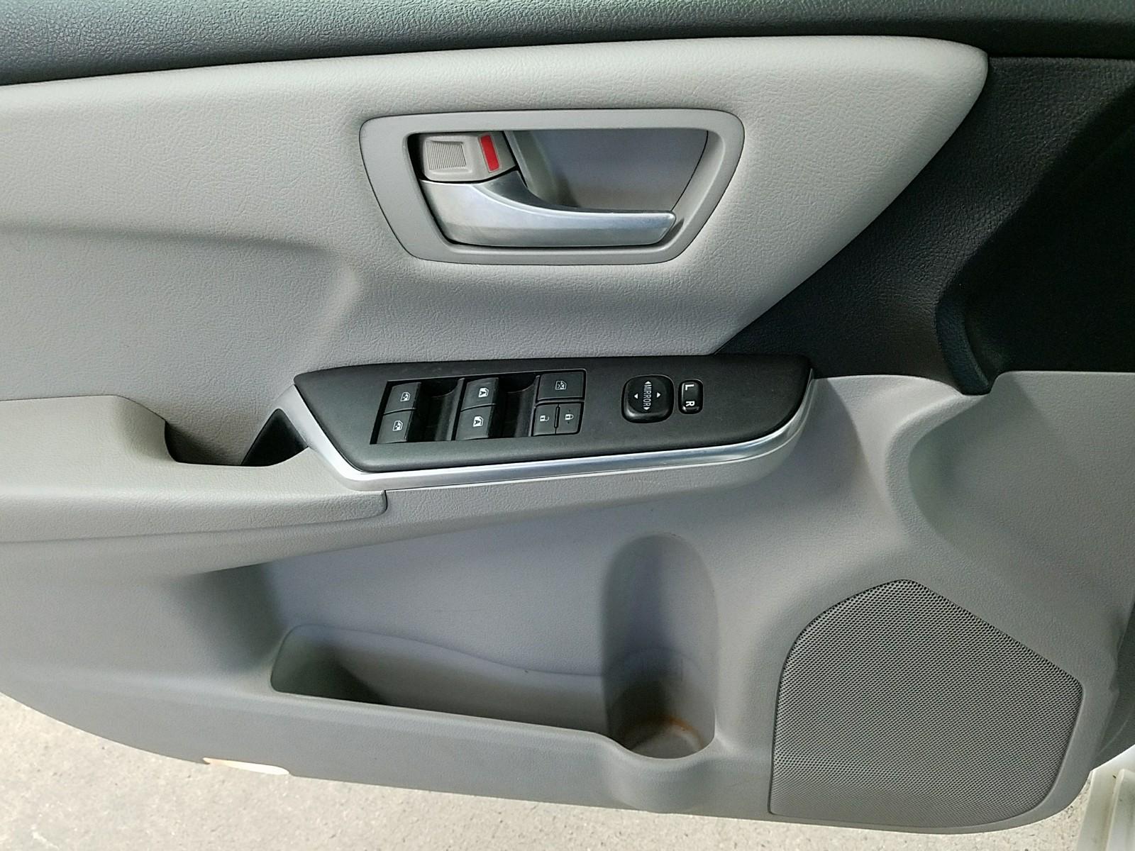 DRIVERDOORPANEL