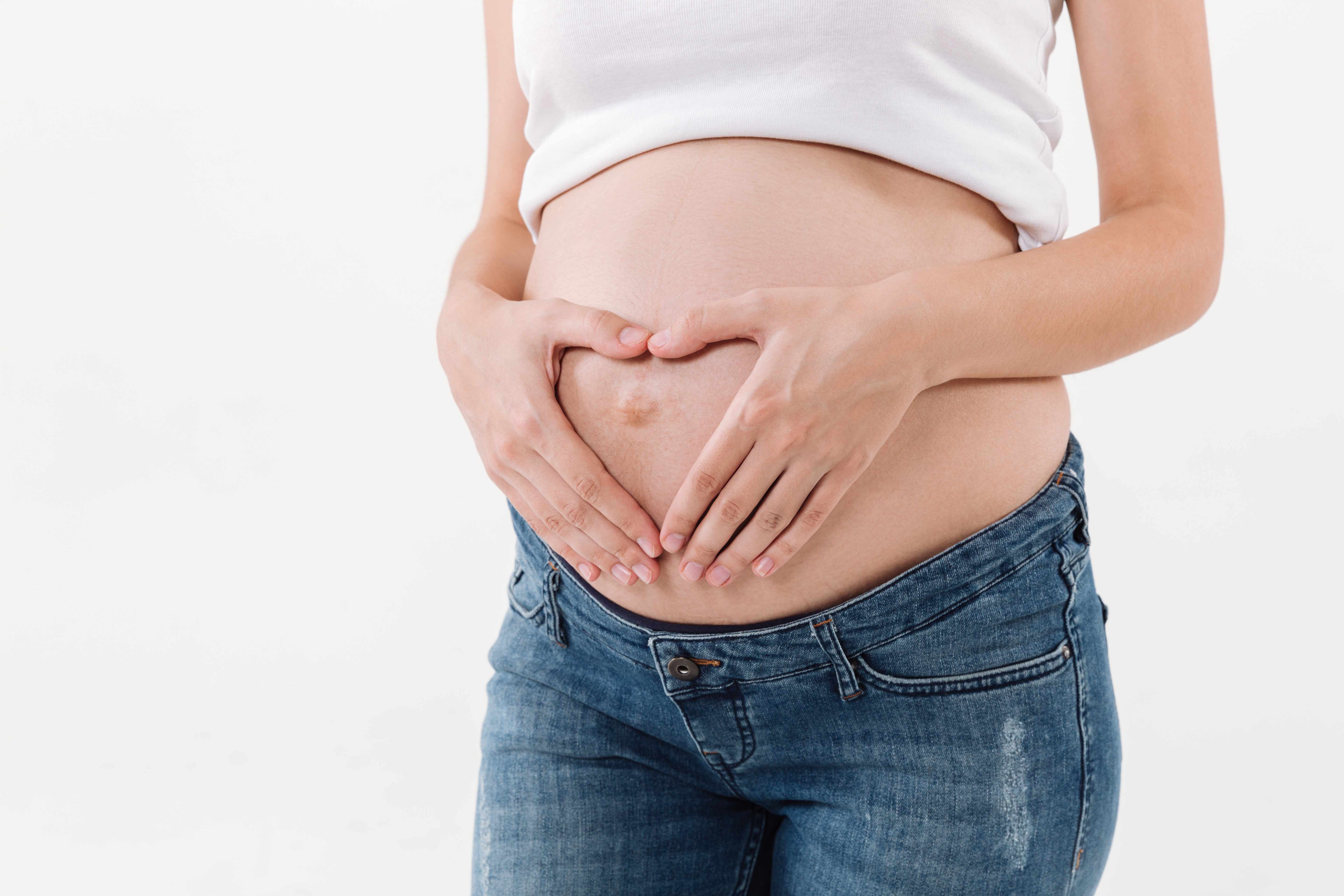 https://0201.nccdn.net/1_2/000/000/0bc/c34/cropped-image-pregnant-woman-holding-her-hands-tummy.jpg