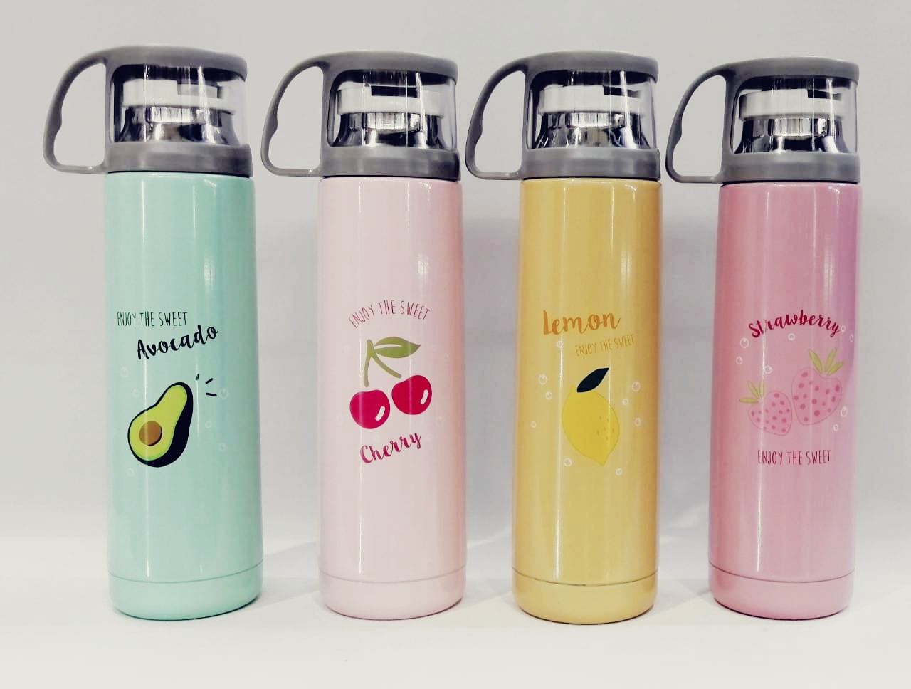 BW-86 
TERMO CON TAPA DE TAZA
CAPACIDAD DE 500 ml 