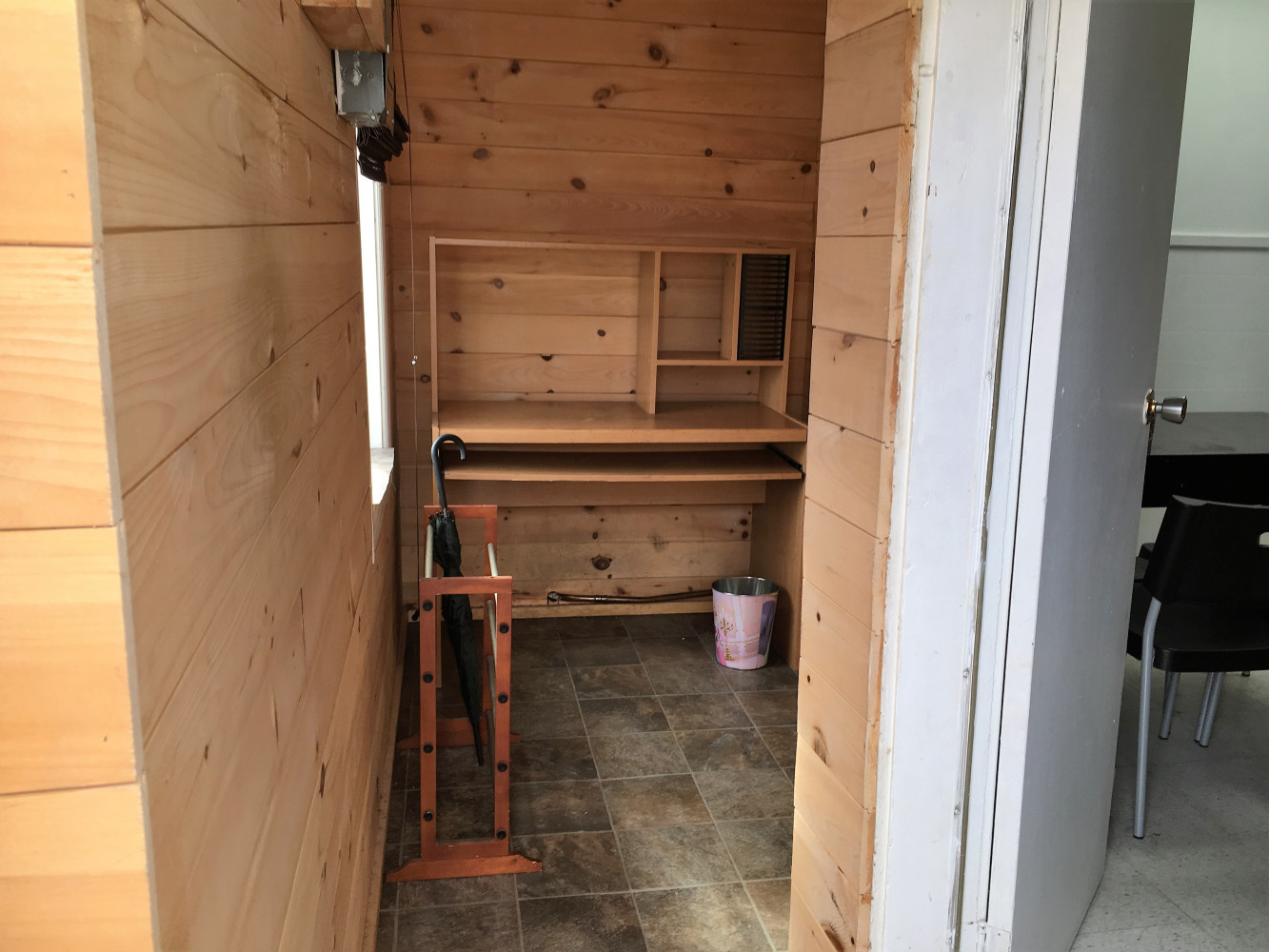 Small Office/Study Room