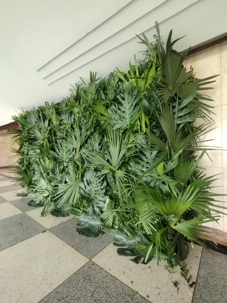 Altura 2.20m x 1.04m
Jardines Naturales con Textura
consultar el precio