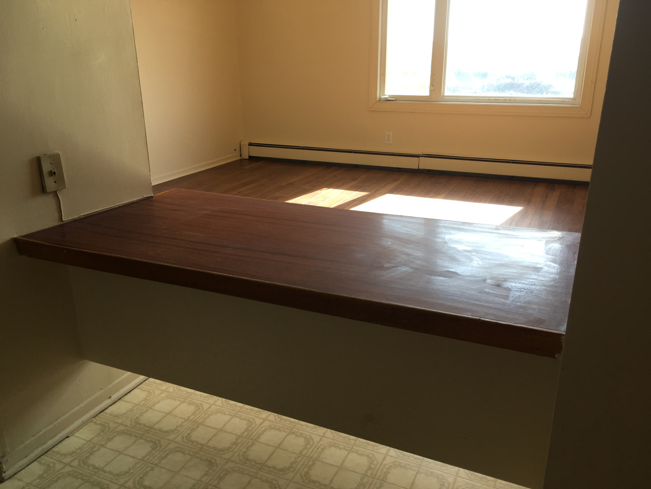 Kitchen looking into Livingroom