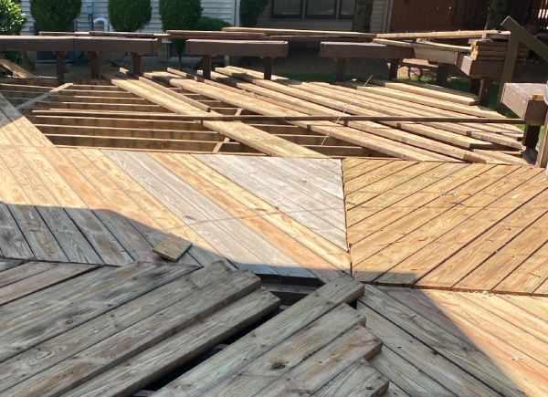 https://0201.nccdn.net/1_2/000/000/0bf/28c/deck_restoration.png