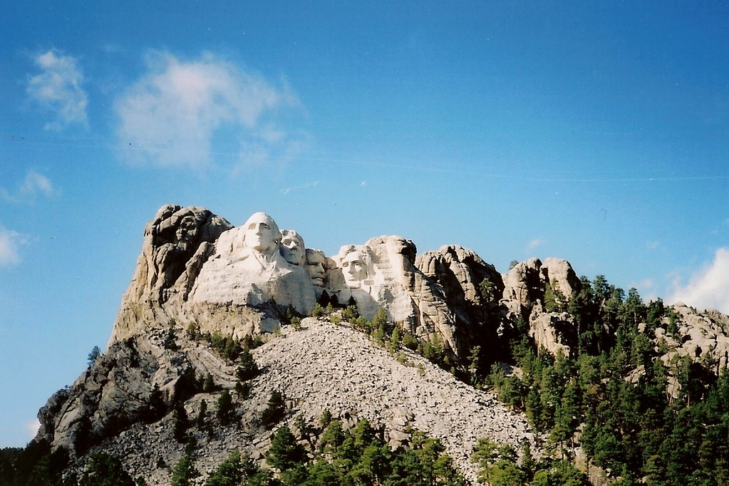 https://0201.nccdn.net/1_2/000/000/0bf/4a8/mt-rushmore.jpg