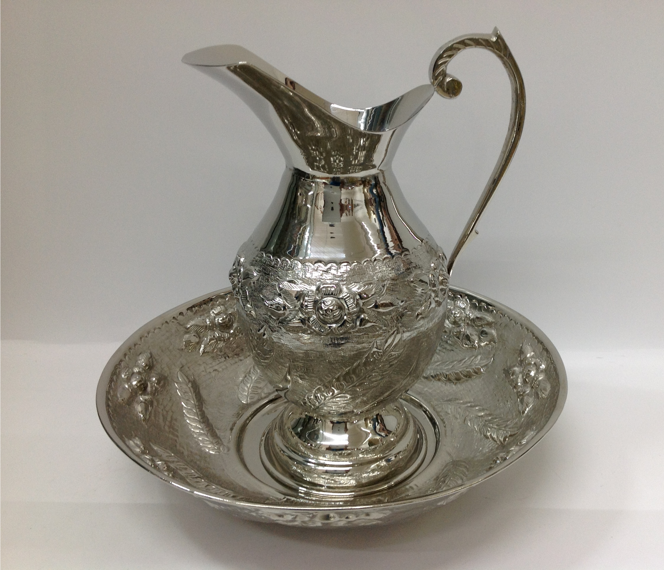 LAVATORIO DE LATÓN CON BAÑO DE NÍQUEL