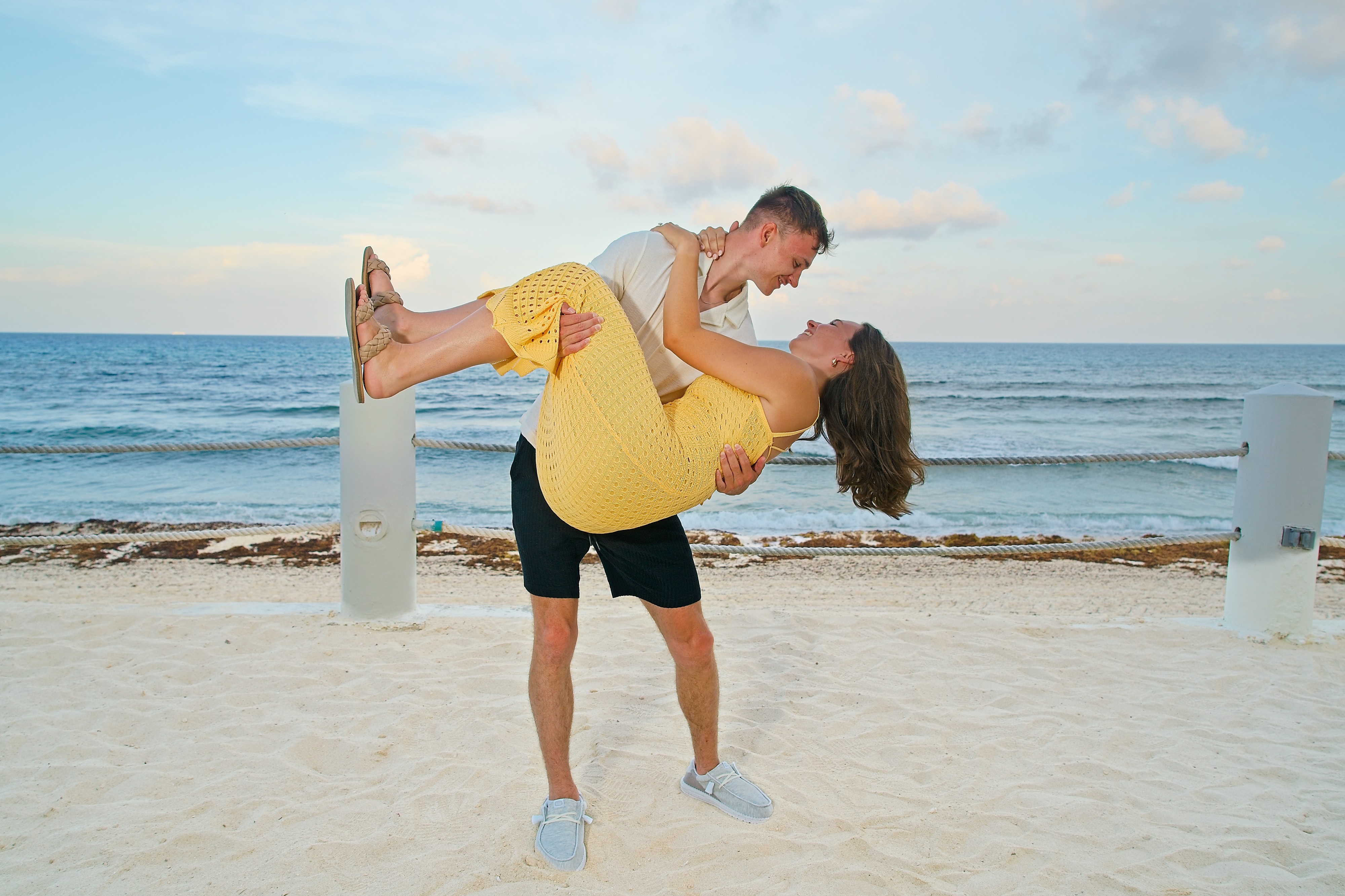 https://0201.nccdn.net/1_2/000/000/0bf/6a7/engagement-moment-captured-%E2%80%93-proposal-photos21.jpg