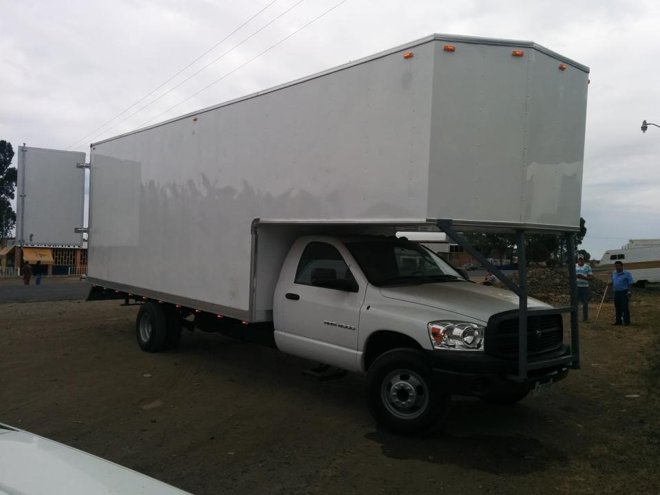 camper volado chasis