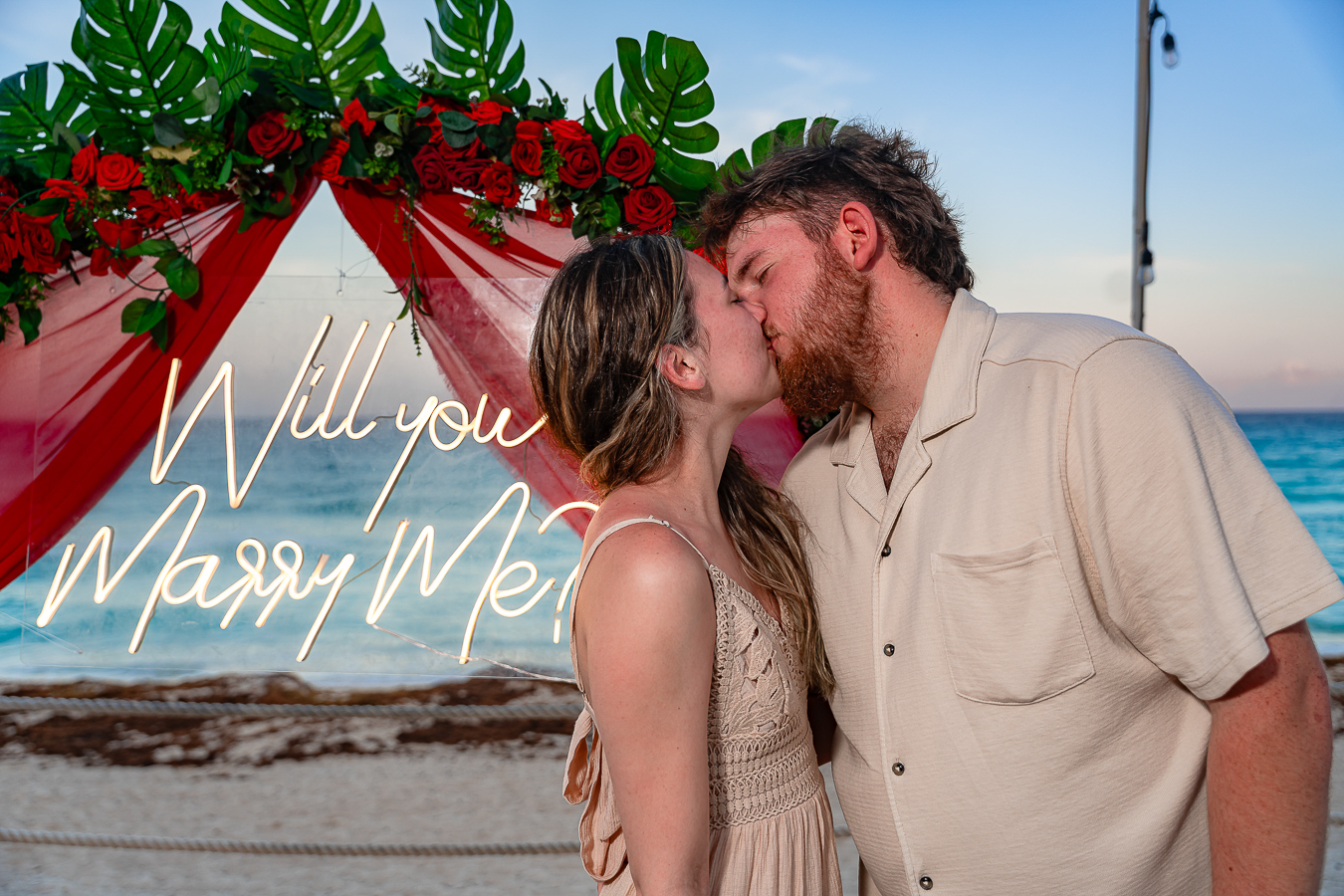 https://0201.nccdn.net/1_2/000/000/0c0/235/romantic-proposal-in-cancun-fiesta-americana-allinclusive96.jpg.jpg