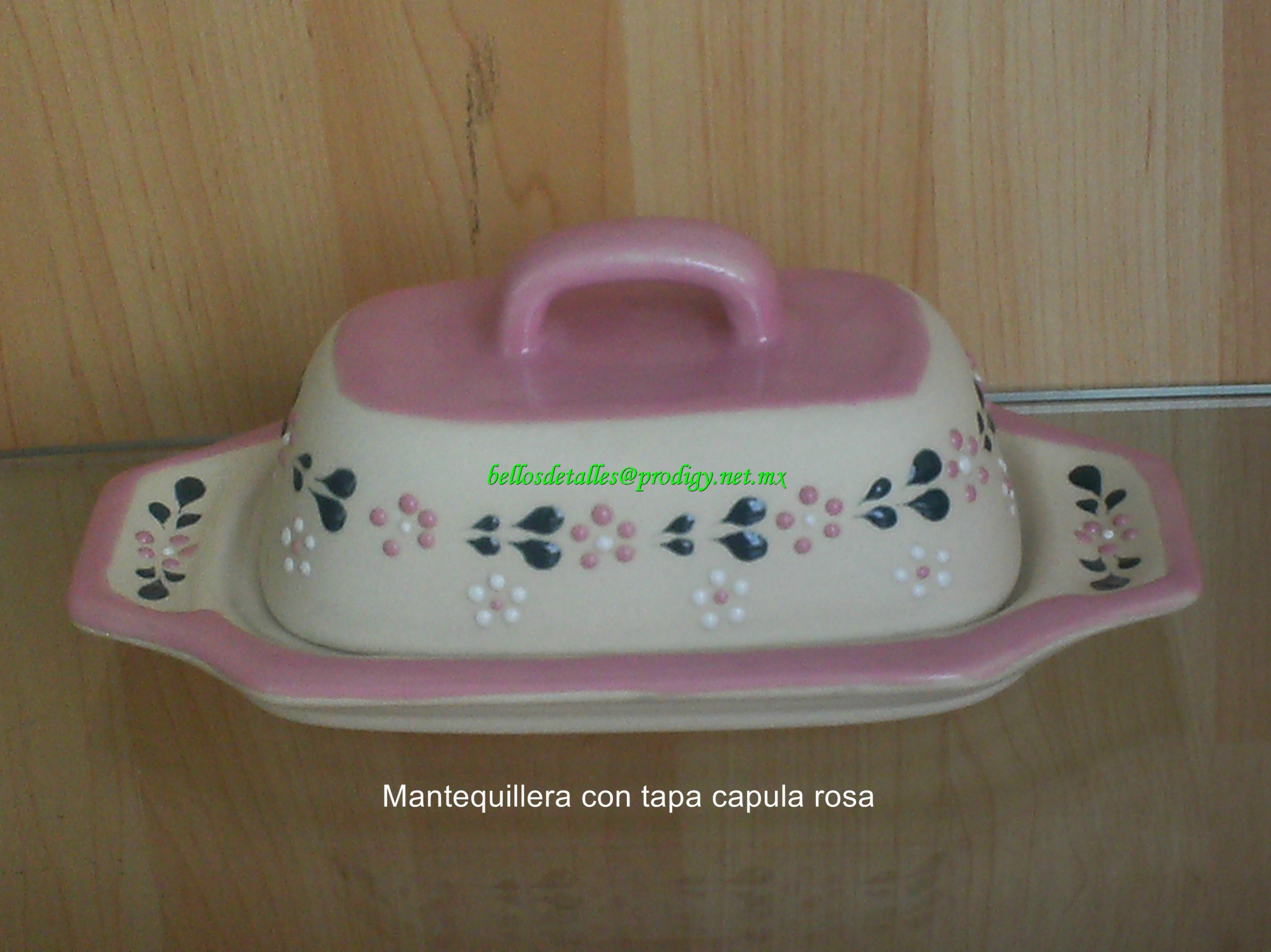 https://0201.nccdn.net/1_2/000/000/0c0/323/Mantequillera-con-tapa-capula-rosa-2848x2134.jpg