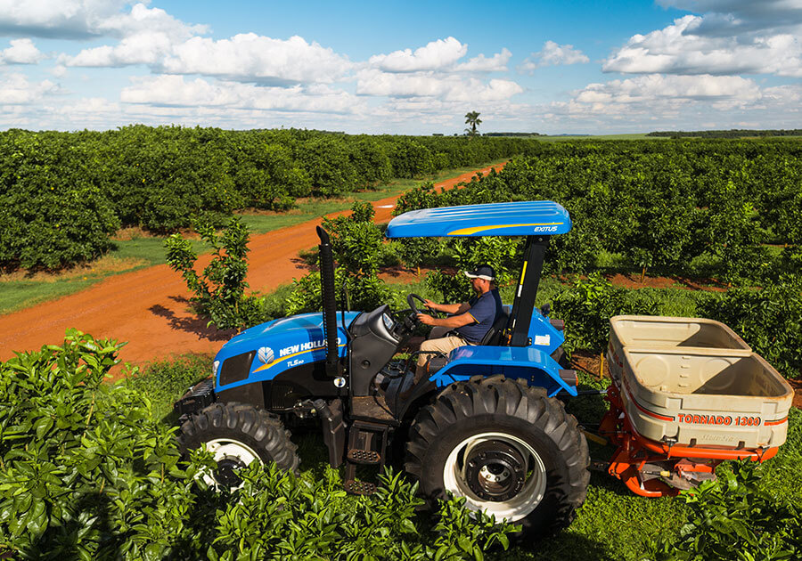 https://0201.nccdn.net/1_2/000/000/0c0/43a/new-holland-tl-plat_alta-3-900x630.jpg