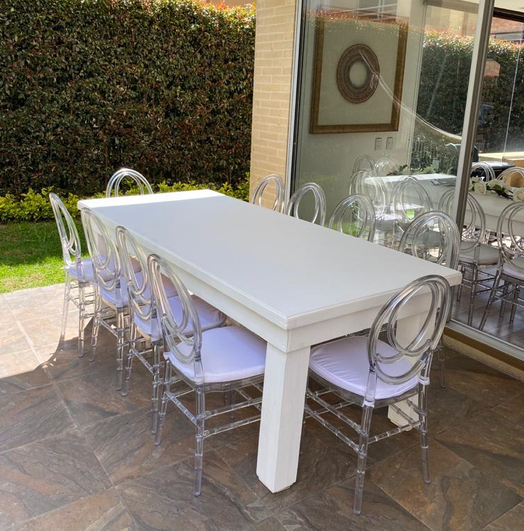 Mesa Rectangular de Madera Blanca
Medidas: 2.20m x 1m
$90.000
sin sillas