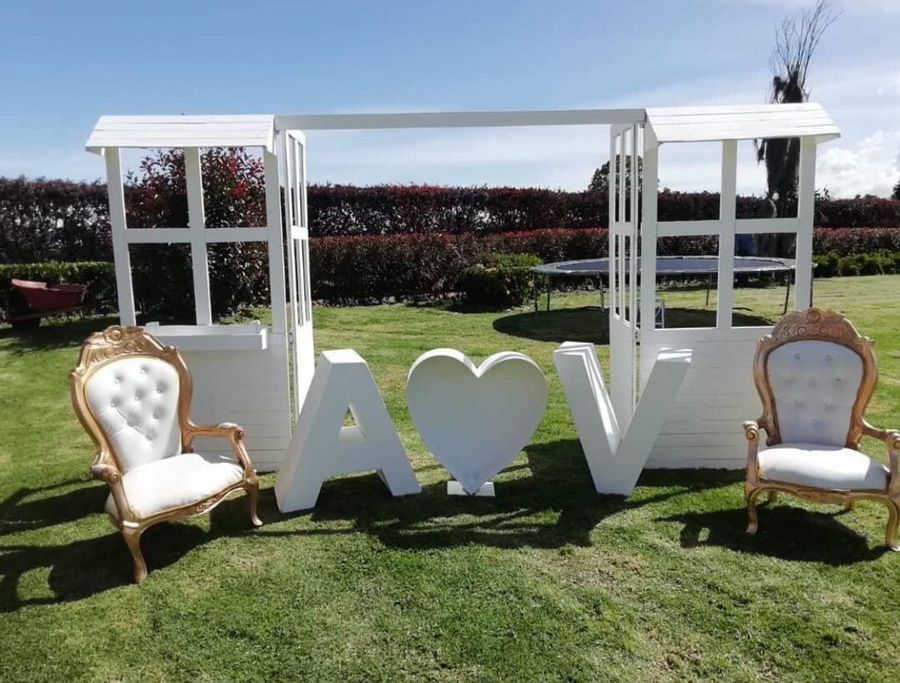 Cada letra en Alquiler
Medidas 80cm de Altura
$35.000
Corazon Hueco Para Globos
Medidas: 80cm Altura
CON Globos $80.000
SIN Globos $45.000