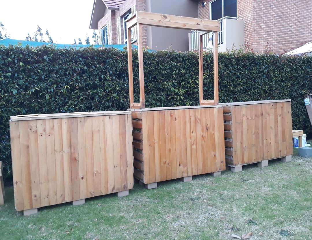 Estación de Bebidas
2.20m Altura Total
1.28m Ancho 
48cm de Profundidad  
$160.000
Modulo de Barra
$130.000 
c/u