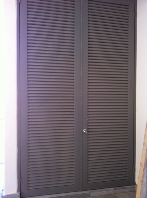 Accesos en cuarto de equipos