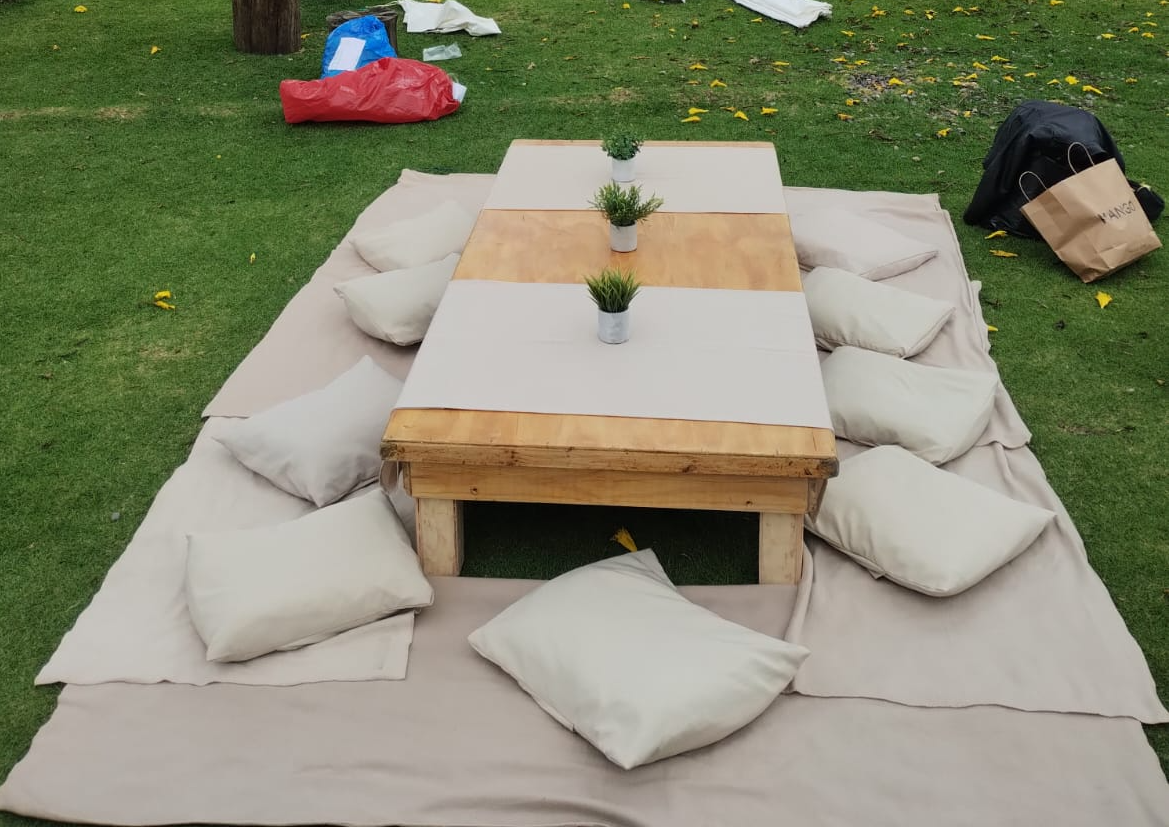 Cojines
Colores disponibles
Azul celeste,Azul rey,Azul menta,rosado pastel
blanco, rojo ,Amarillo,lila,beige,
verde menta,verde manzana,morado, negro
naranja
44cm x 44cm
Alquiler $ 5.000
Precio Unitario