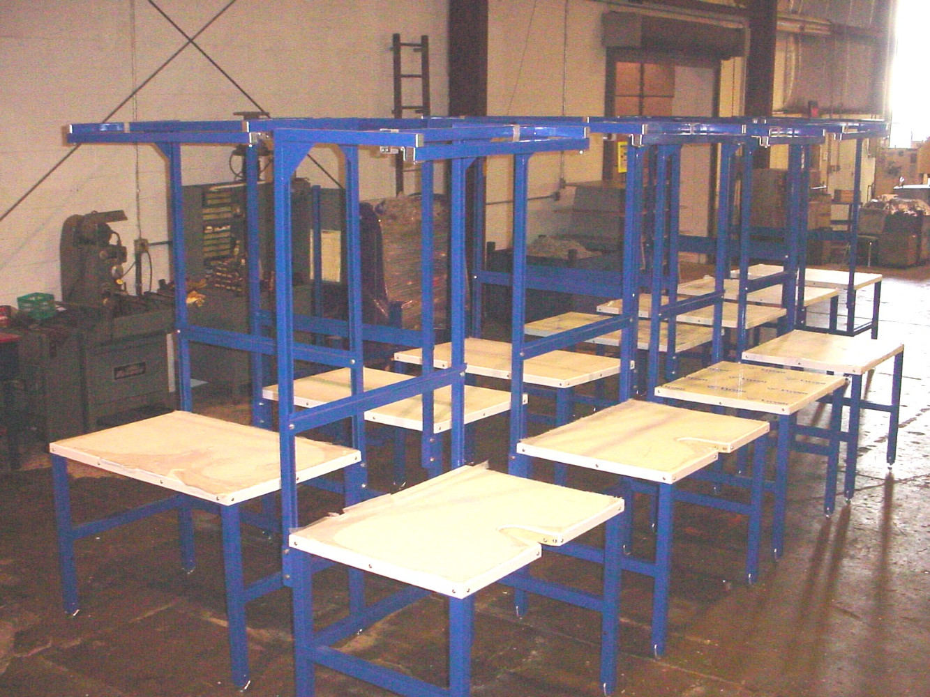 Ergonomic work tables