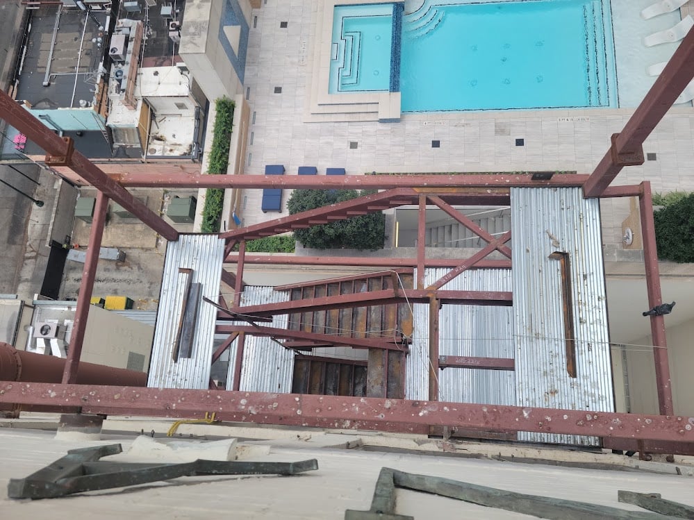 https://0201.nccdn.net/1_2/000/000/0c1/c24/downtown-stair-14.jpg