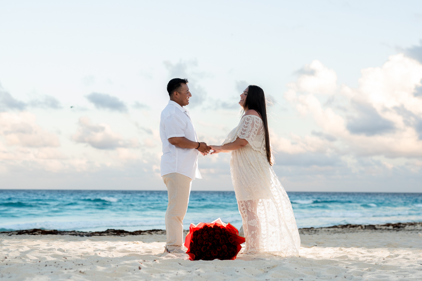 https://0201.nccdn.net/1_2/000/000/0c1/dbe/romantic-mariachi-proposal-in-cancu%CC%81n097.jpg