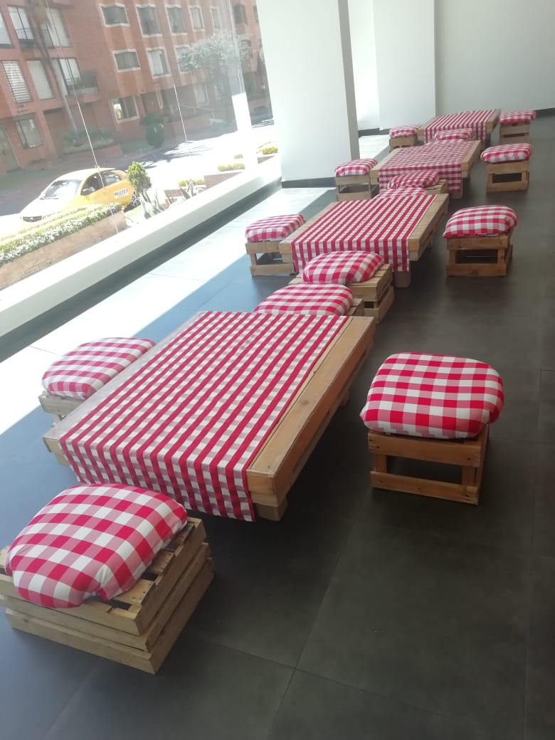 + 1 Mesa Picnic baja(1m x 1.17cm)
+ 4 puff de guacal
Alquiler
Combo Alquiler
(Incluye Camino de Mesa y Cojines)
$ 92.000