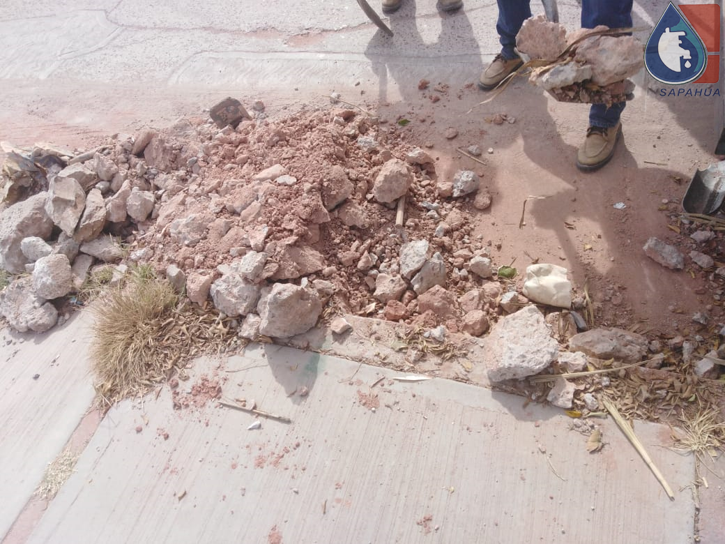 RECOGIDA DE ESCOMBRO  EN PROLONGACIÓN DE VALERIO TRUJANO  ESQU. CON 23 DE JULIO, COL. SANTA ROSA