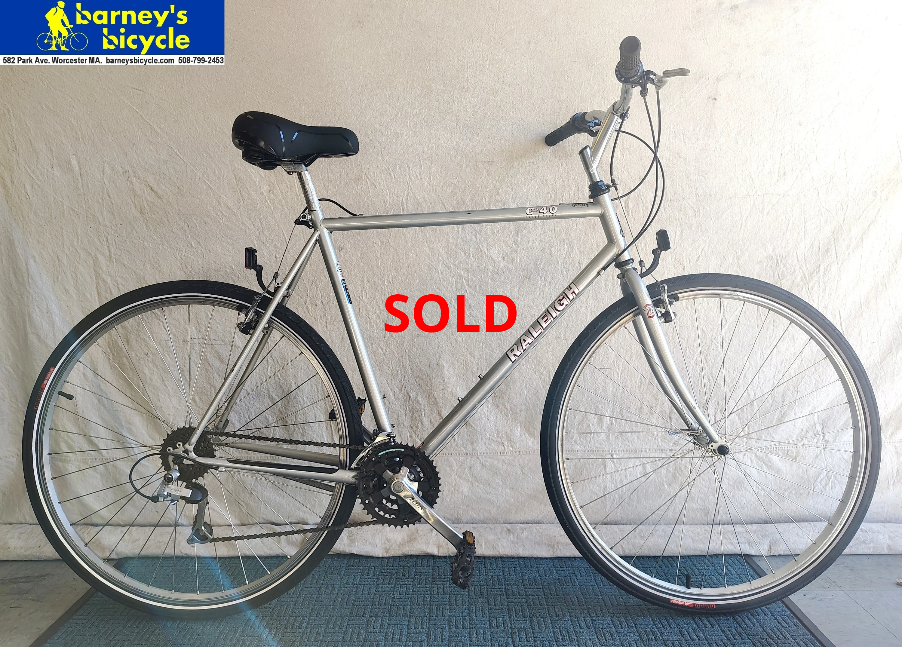 Raleigh C40
Frame Size: 23" XL/ Rider Height: 6'0-6'3
$409.00 (Professionally Tuned) 
