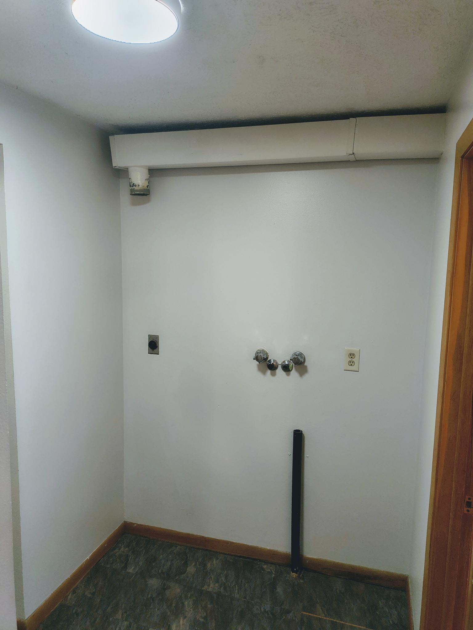 https://0201.nccdn.net/1_2/000/000/0c3/928/laundry.jpg