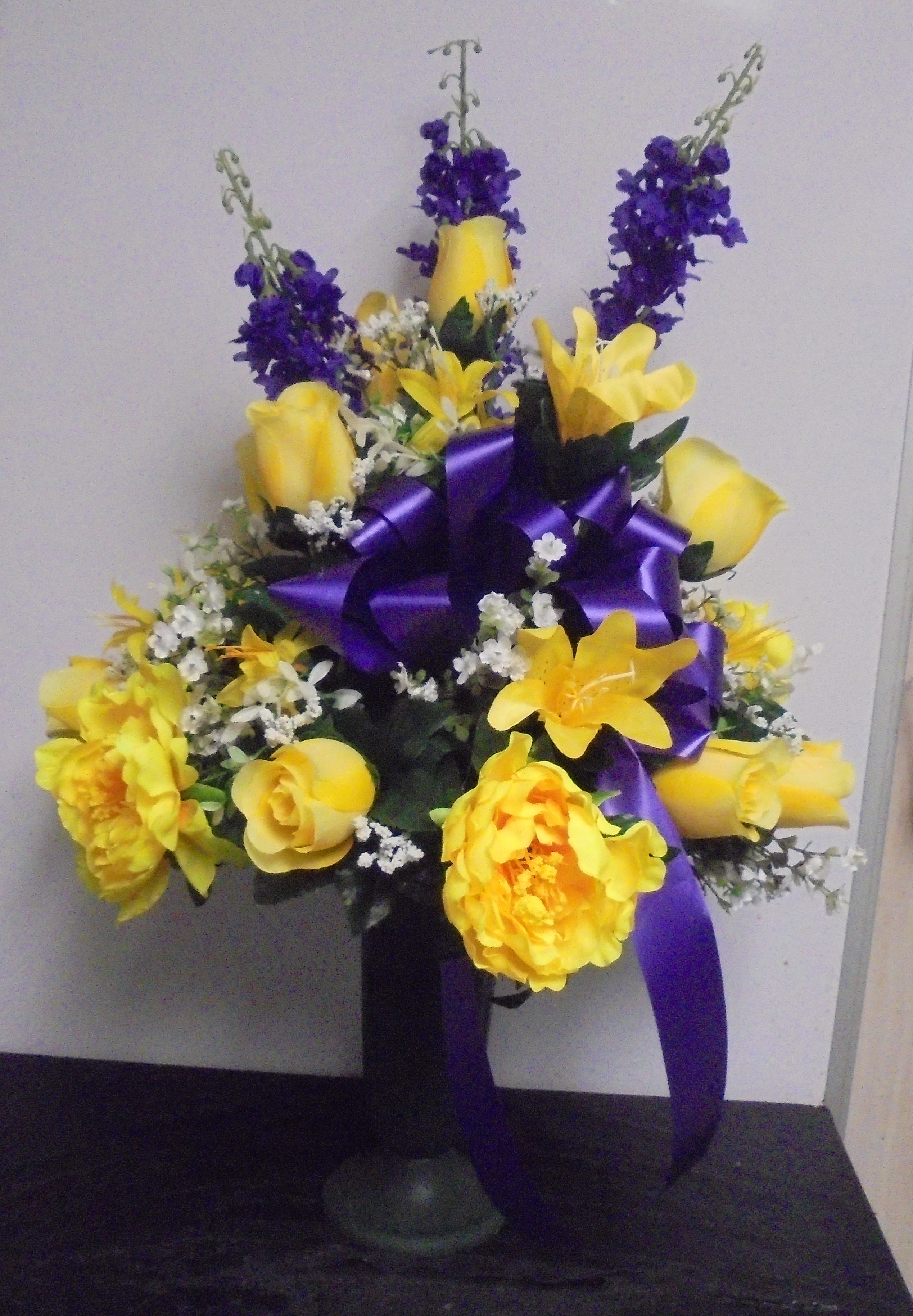 (23) "SILK" Funeral Vase
(Purple & Yellow)
$60.00