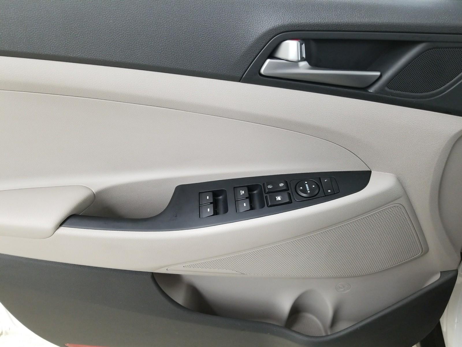 DRIVERDOORPANEL